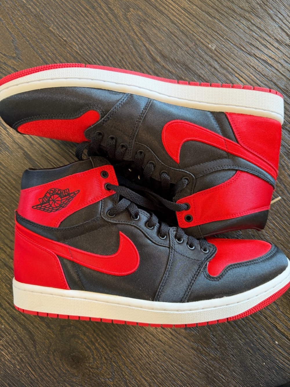 Jordan 1 Retro High OG Satin Bred Size 11.5
